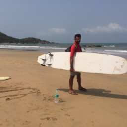 The 9 ft beginner surfboard
